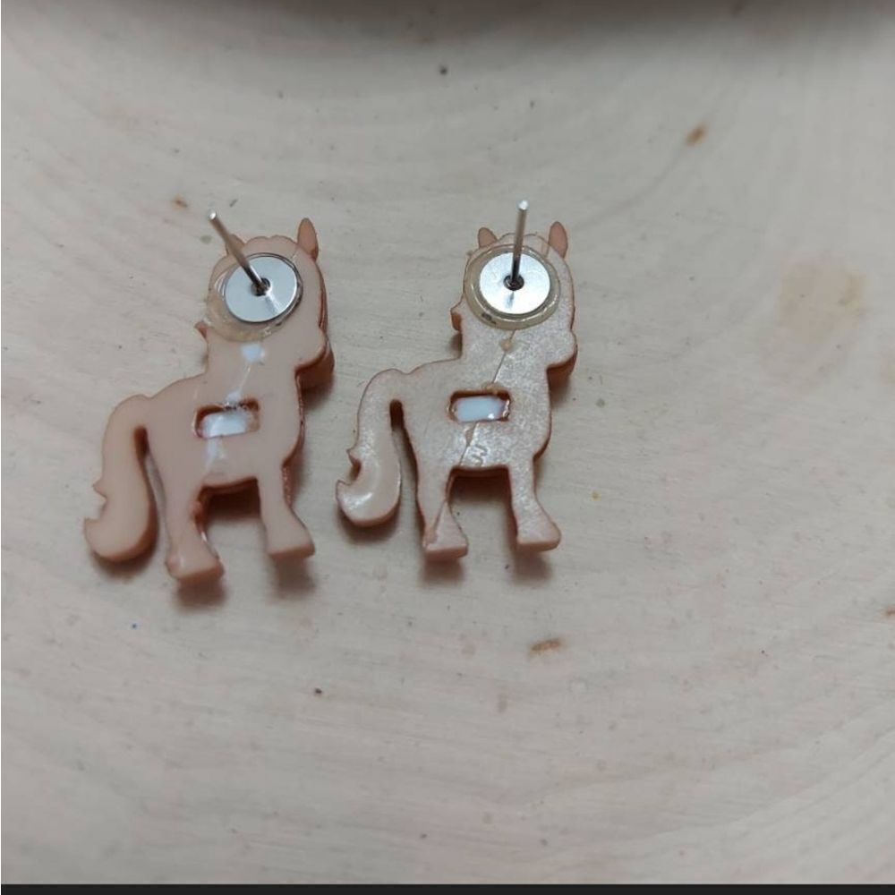 Super cute handmade Horse Earrings - Picture 3 of 3